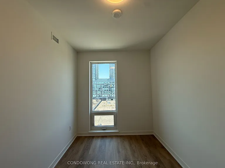1185 Dupont St #513 — Photo 7