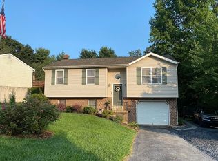 3814 Hillcrest Dr, Columbia, PA 17512
