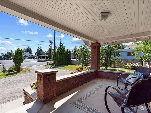 4th image of 2 N Western Avenue