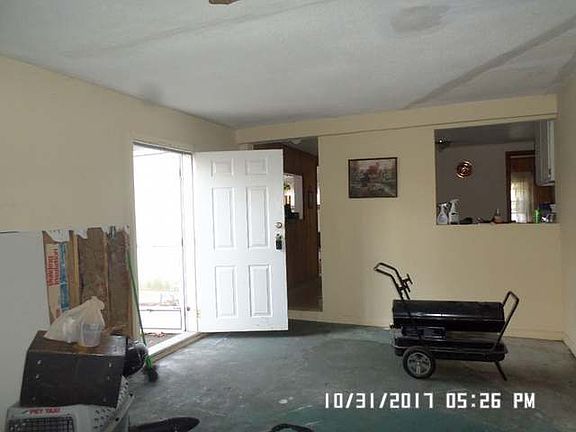 4th image of 4899 Wildwood Dr