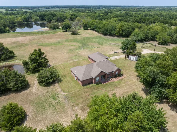 1579 County Road 3365, Ladonia, TX 75449