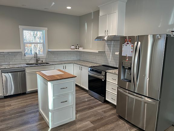 Custom Kitchen Cabinets