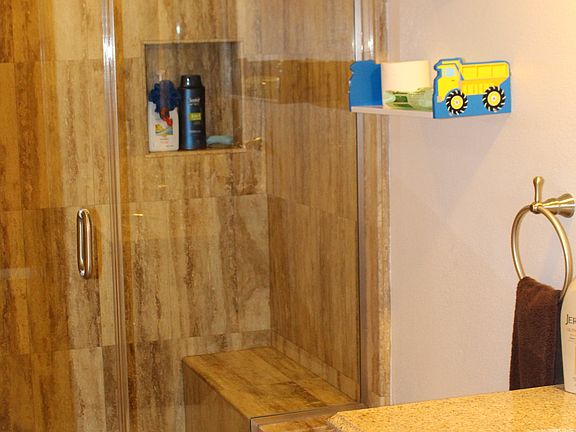 Bedroom 3 in room bathroom