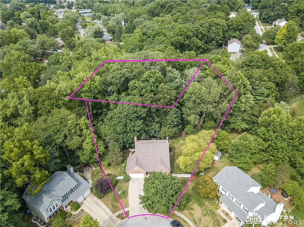 2214 Creekview Pl photo 1