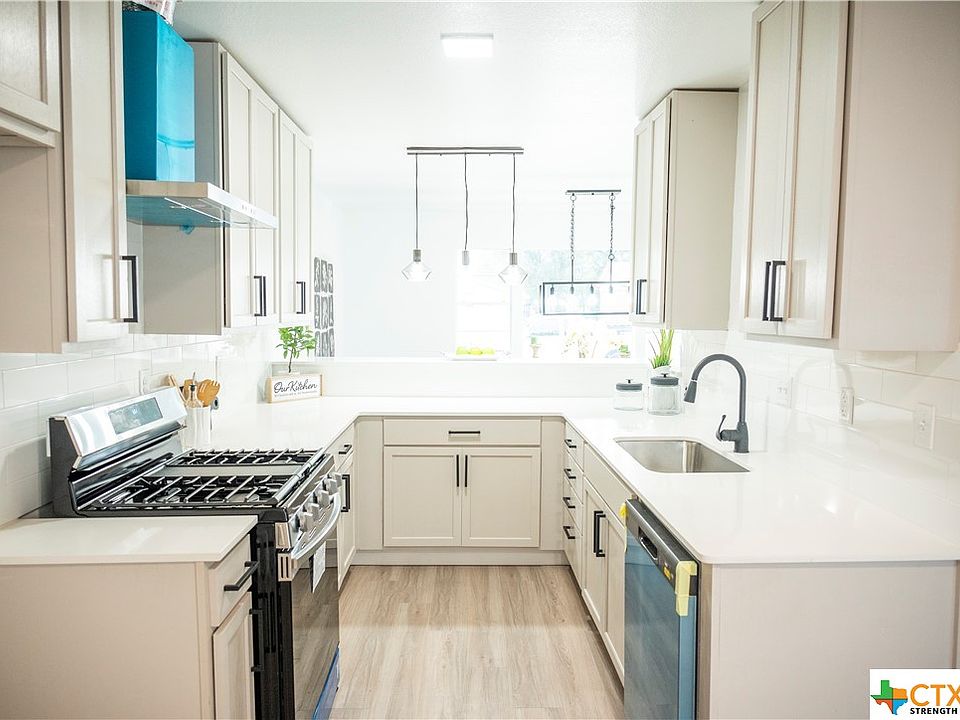 2nd image of 2706 Zephyr Rd