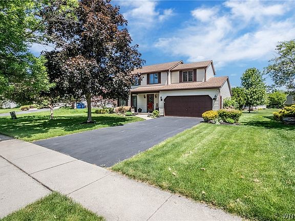 2nd image of 402 Glen Oak Dr