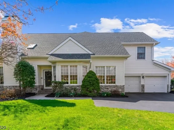 1 Westgate Dr, Clinton Twp., NJ 08801