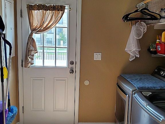 4th image of 12616 Claremont Cir #93