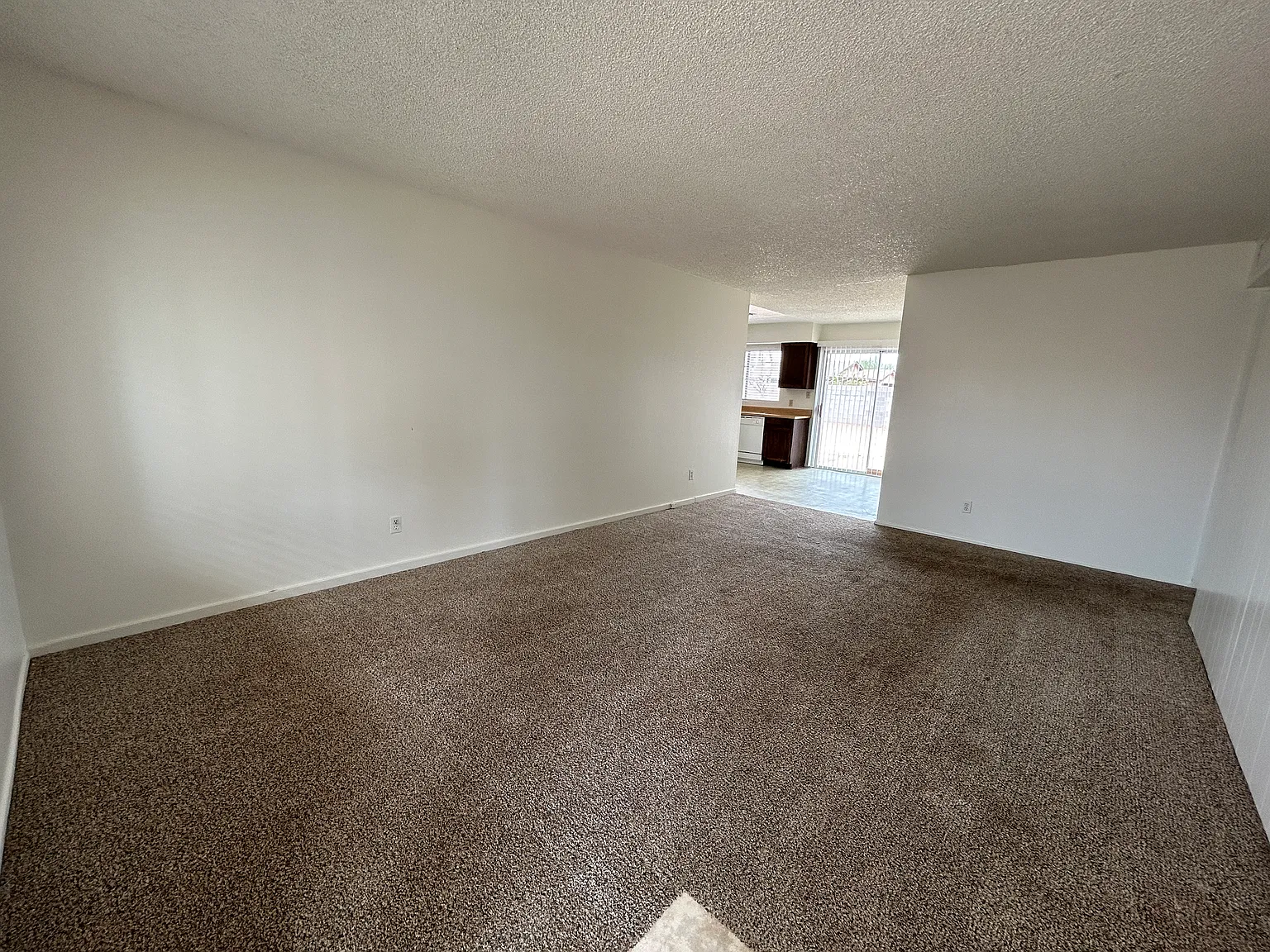 3 bed, 2.0 bath, 1106 sqft, $1,795 — Photo 3