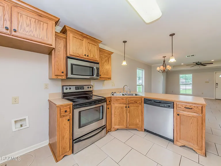 1029A Gary Dr — Photo 3