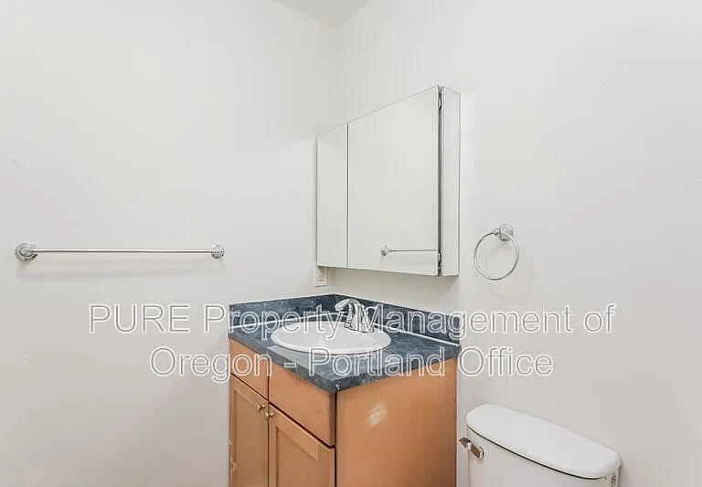 2167 SW Yamhill St #9 — Photo 4