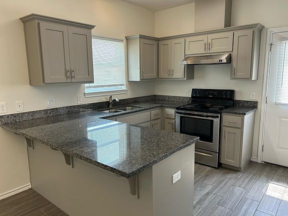 2nd image of 3900 Hawthorne Ave #1