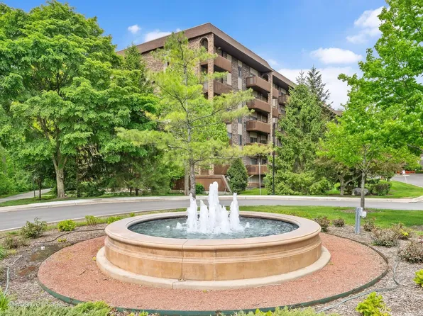 120 Lakeview Dr APT 417, Bloomingdale, IL 60108