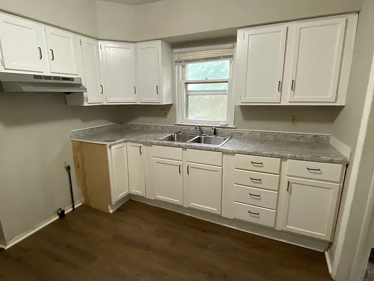 1213 McCullough St — Photo 7
