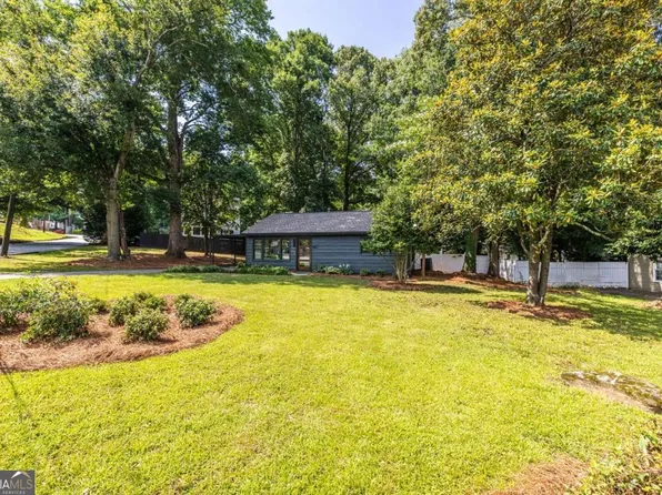 1802 La Dawn Ln NW, Atlanta, GA 30318