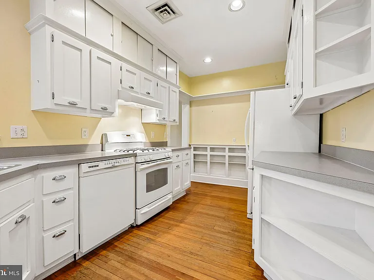 526 N Ivy St — Photo 23