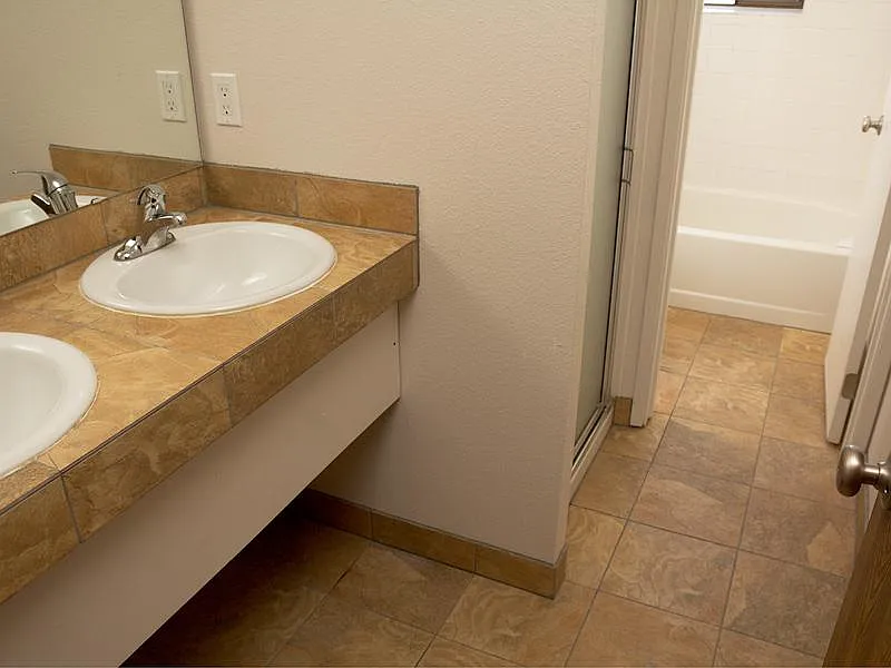 Sun Property — Photo 4