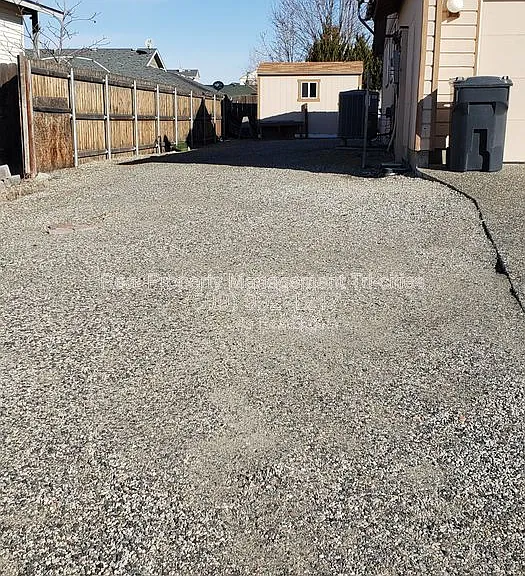 4311 Desert Pl — Photo 5