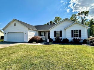 320 E 12th St, Flora, IL 62839