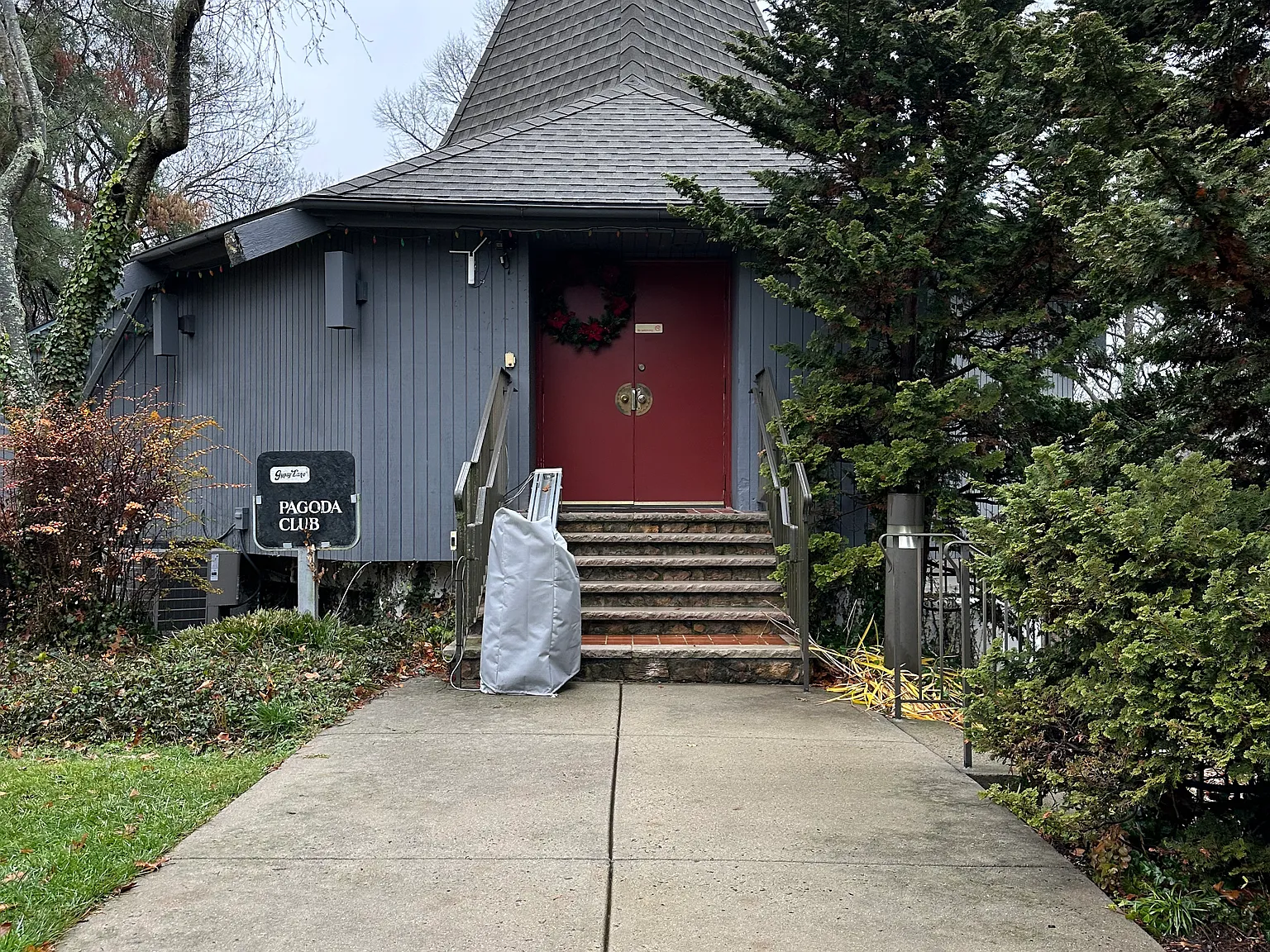 4000 Gypsy Ln — Photo 3