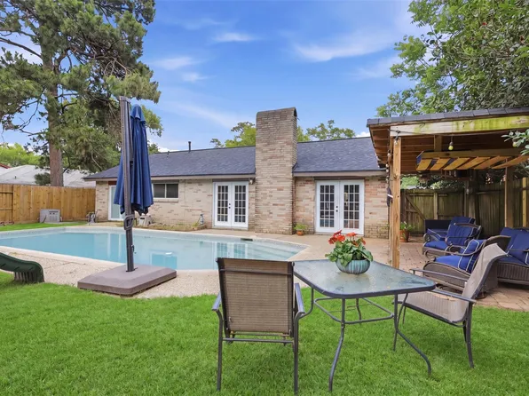 17211 Camberwell Green Ln, Houston, TX 77070