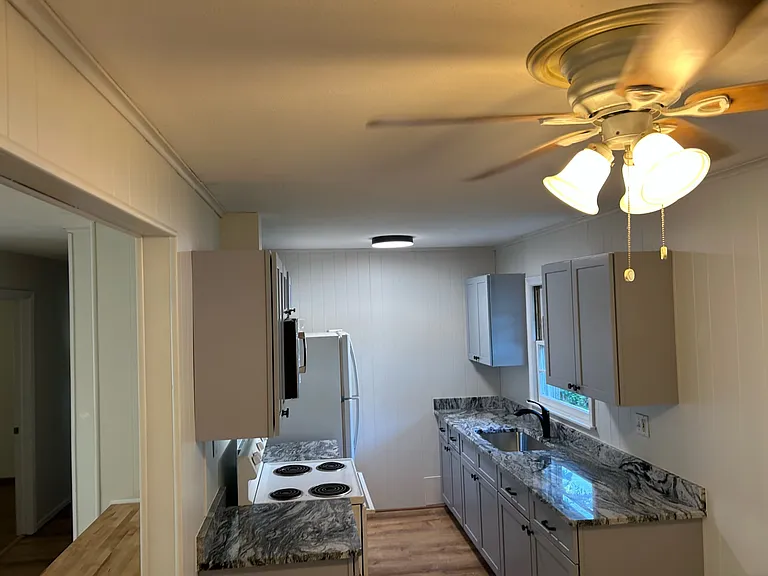 667 Bradley Rd — Photo 5