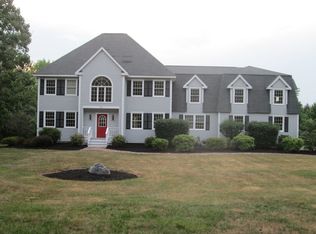 118 Castle Hill Rd, Windham, NH 03087