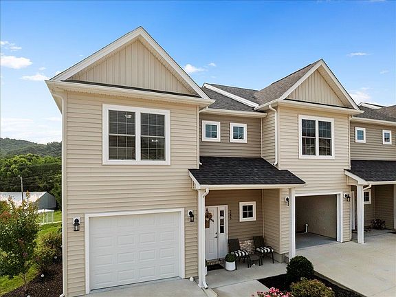 5th image of 283 Louise Ln