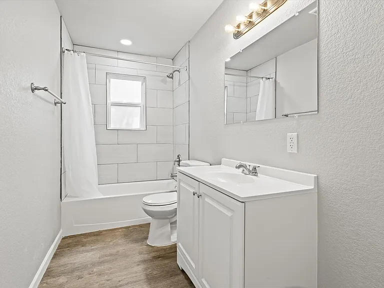 313 Nagel St — Photo 11