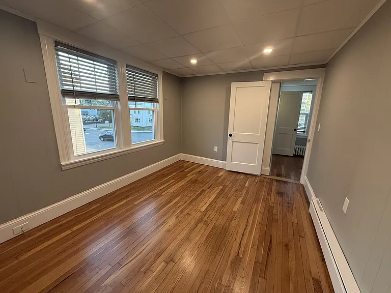 189 E Central St — Photo 9