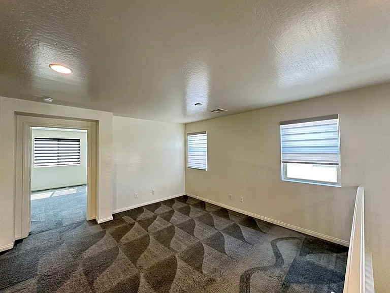 6784 Pivot Point St — Photo 12