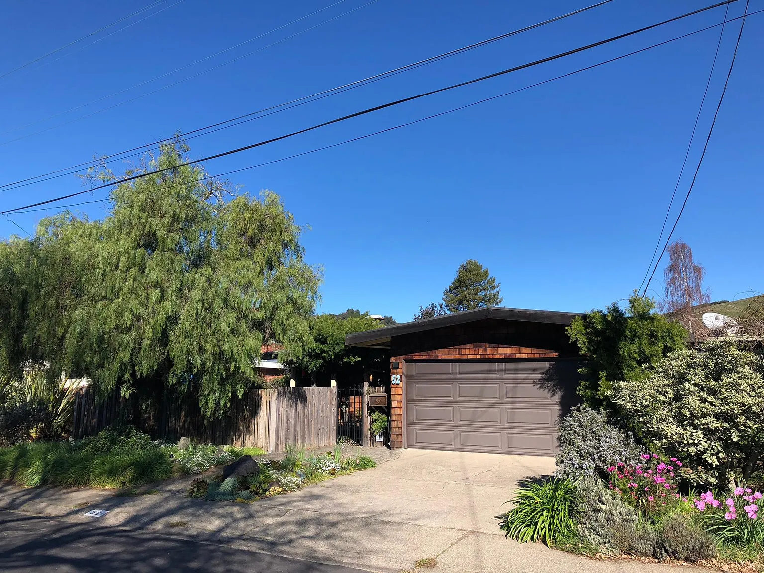 52 Meadow Rd photo 1
