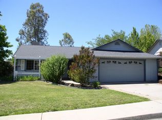 960 Partridge Dr, Redding, CA 96003