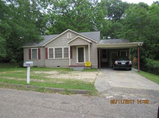 827 N 9th Ave, Laurel, MS 39440