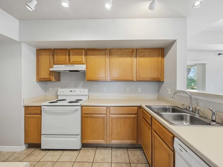 1195 Villagio Cir #208 — Photo 14