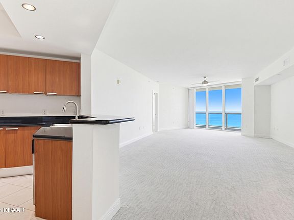 3rd image of 241 Riverside Dr Unit 1604