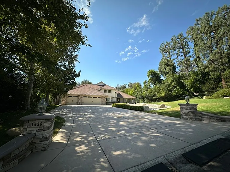 1635 Larkfield Ave — Photo 3