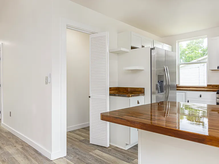286 Berkeley Rd — Photo 8