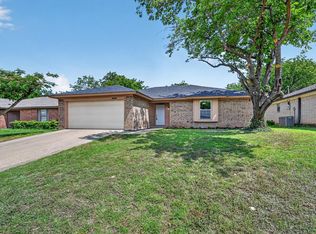 3200 S Meadow Dr, Fort Worth, TX 76133