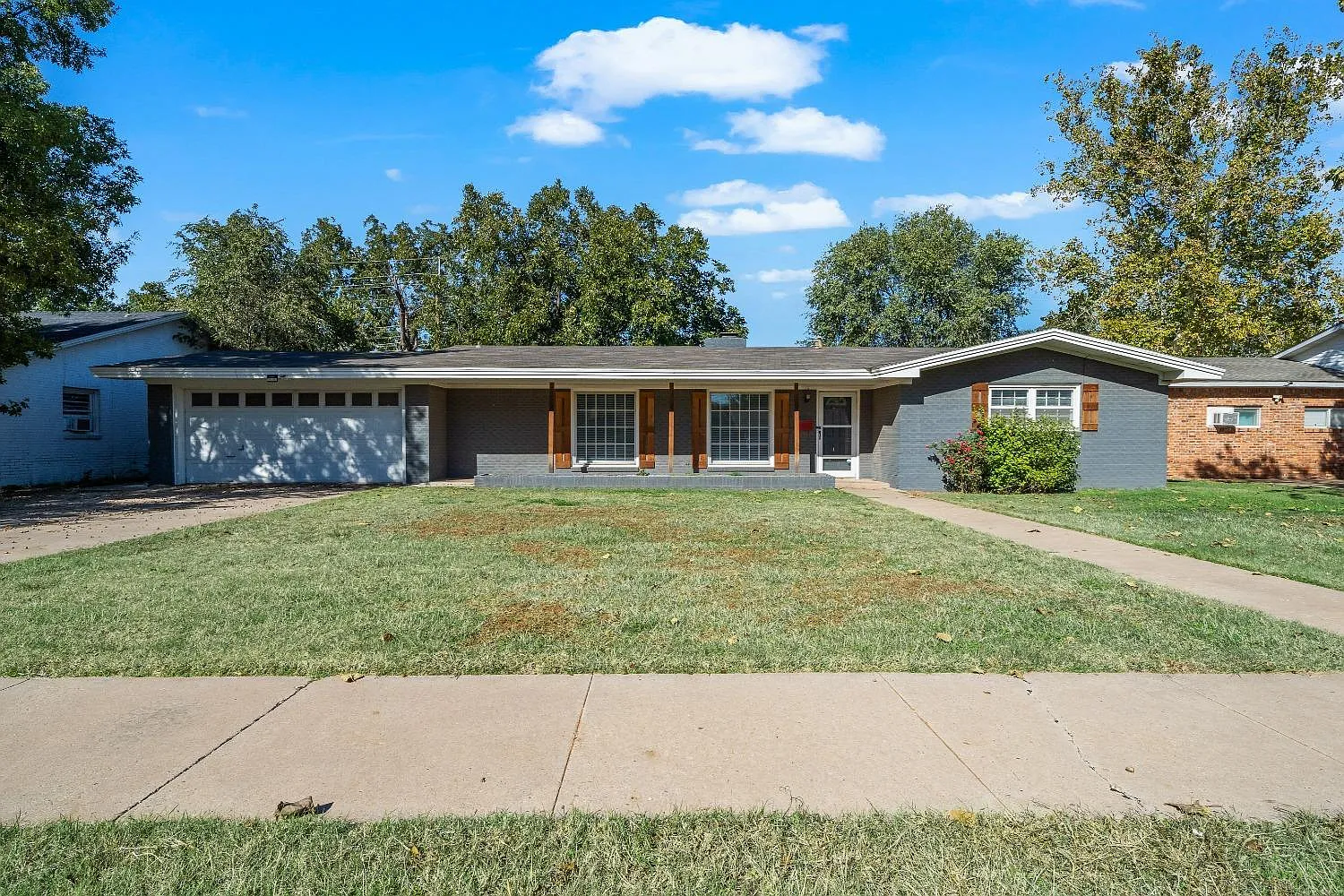 4 bed, 2073 sqft, $2,200 — Photo 1