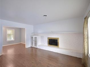 701 Woodcrest Dr, Hurst, TX 76053