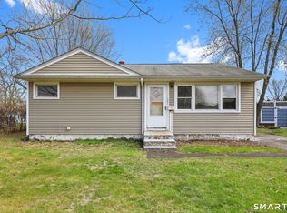 51 Fair Sailing Rd, West Haven, CT 06516