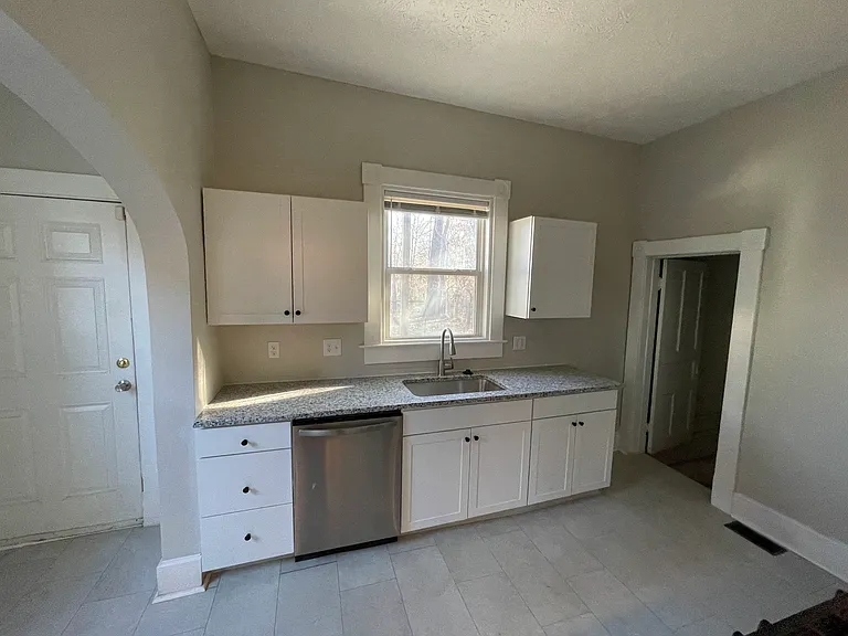 4015 Rookwood Ave — Photo 11