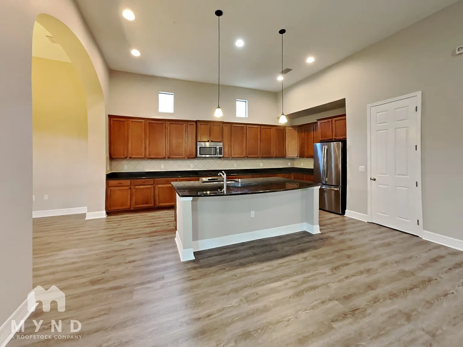 4 bed, 3.5 bath, 3249 sqft, $3,249 — Photo 3