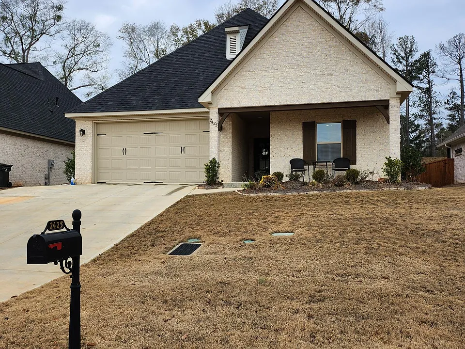 2425 Furlong Trl