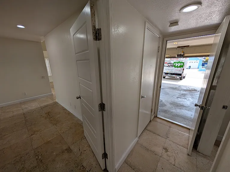 1094 Stillwell Ave — Photo 21