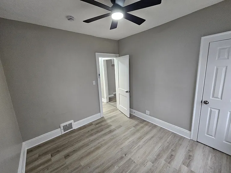 9711 Aetna Rd — Photo 14