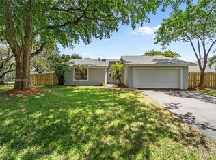 11901 Sailboat Dr, Cooper City, FL 33026
