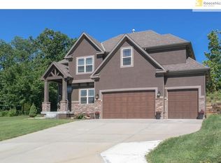5828 NE Holiday Dr, Lees Summit, MO 64064