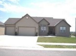 937 SW 33rd St, Lees Summit, MO 64082